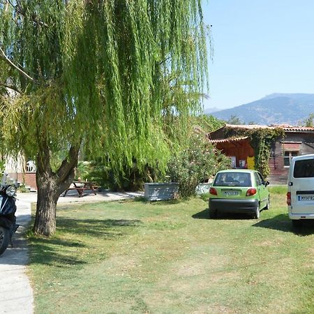 Mr. Greek Villa Петра Екстериор снимка